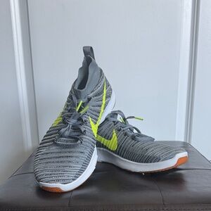 nike training free tr flyknit trainers in grey and blue